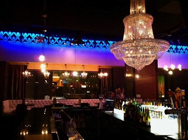 Suite Bellevue Place Restaurant Lounge Bar