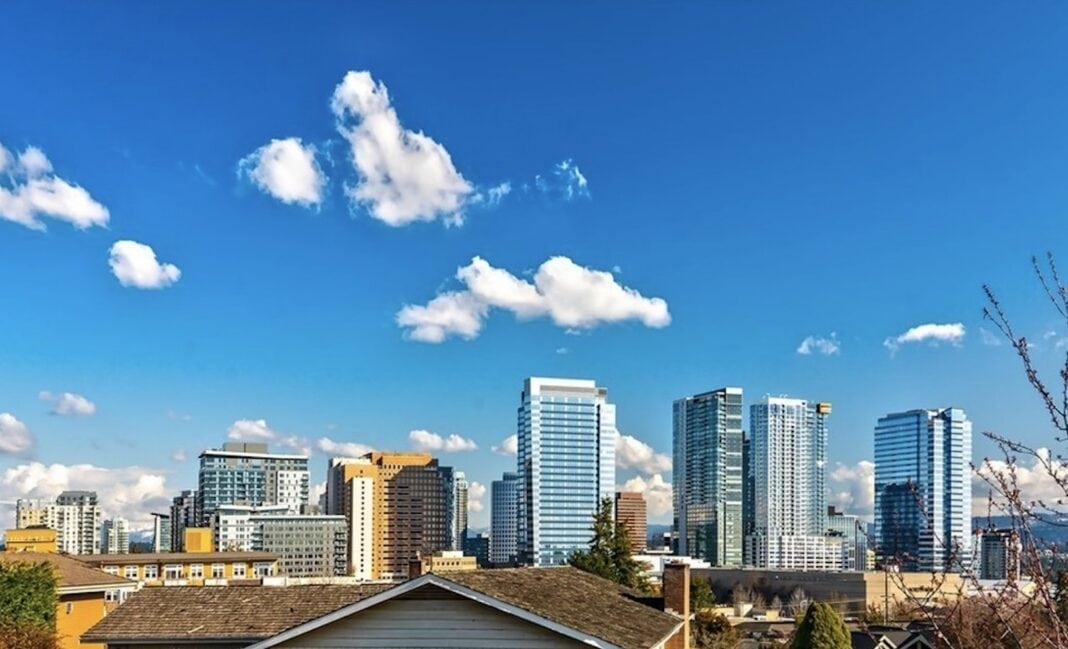 Vuecrest Home With Unobstructed Mt. Rainier and Bellevue Skyline Views
