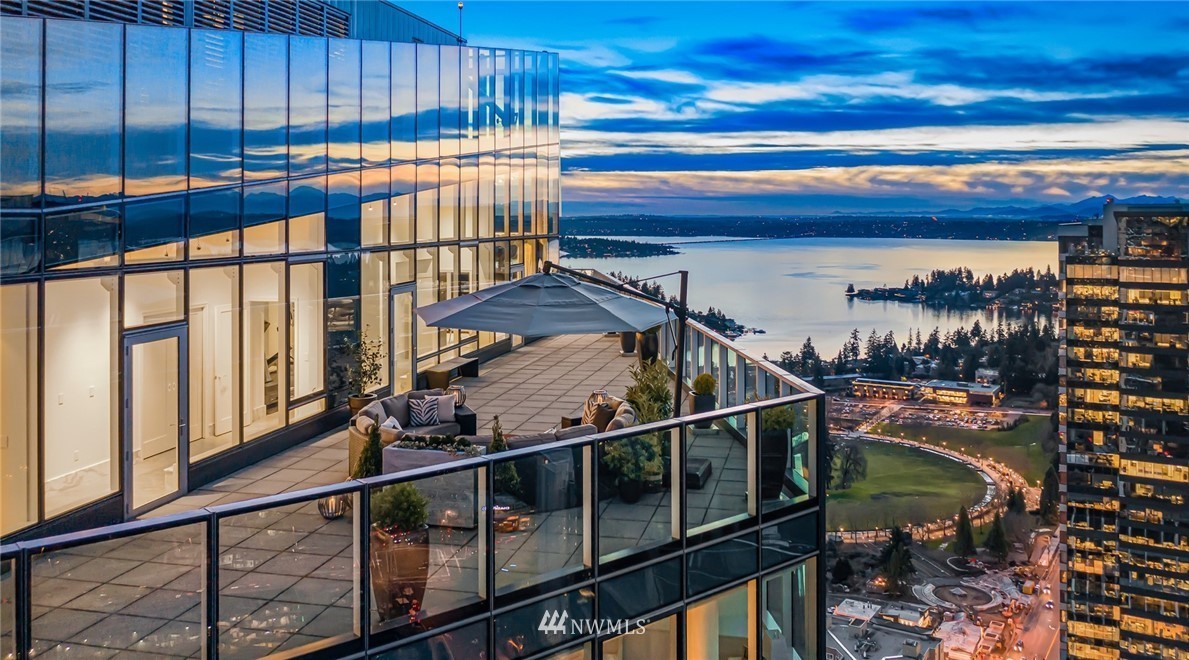 Bellevue Towers Penthouse on 43rd Floor