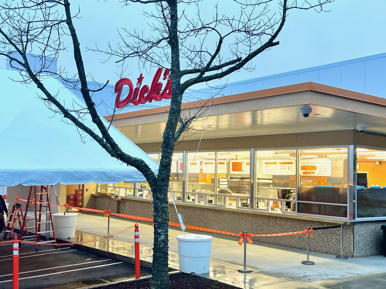 Dick's Drive-In Location in Bellevue