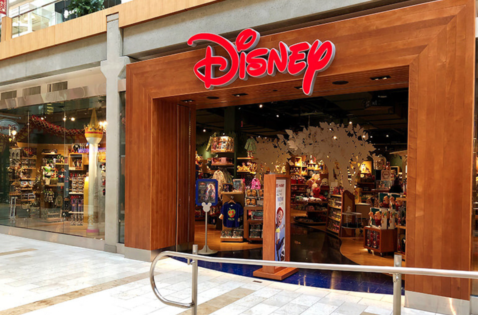 Moderador Venta anticipada Perth Disney Store at Bellevue Square Closes Permanently | Downtown Bellevue  Network