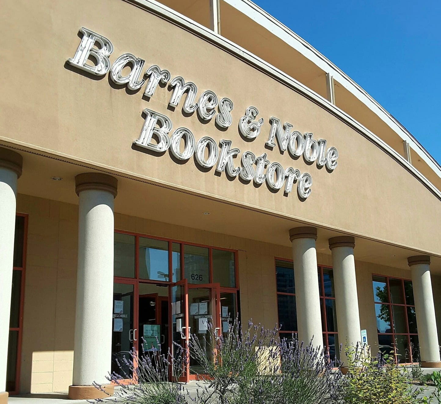 Barnes & Noble