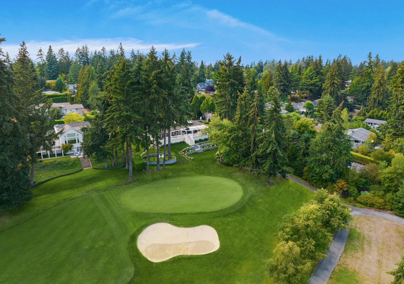 The Par 3, fifth hole at Overlake Golf and Country Club 