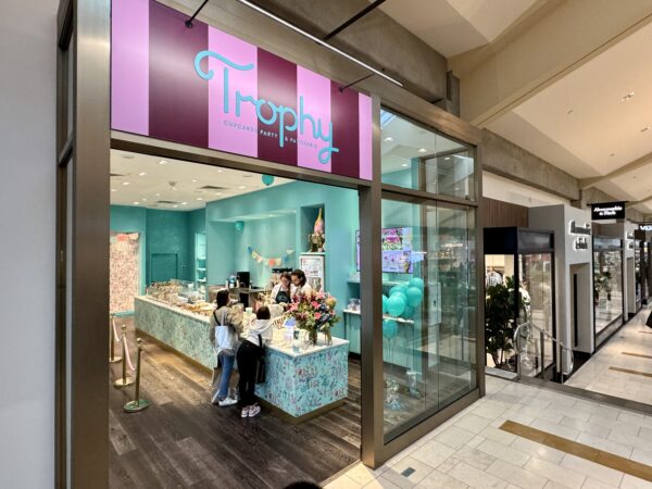 Trophy Cupcakes Opens at Bellevue Square, Closes at The Bravern