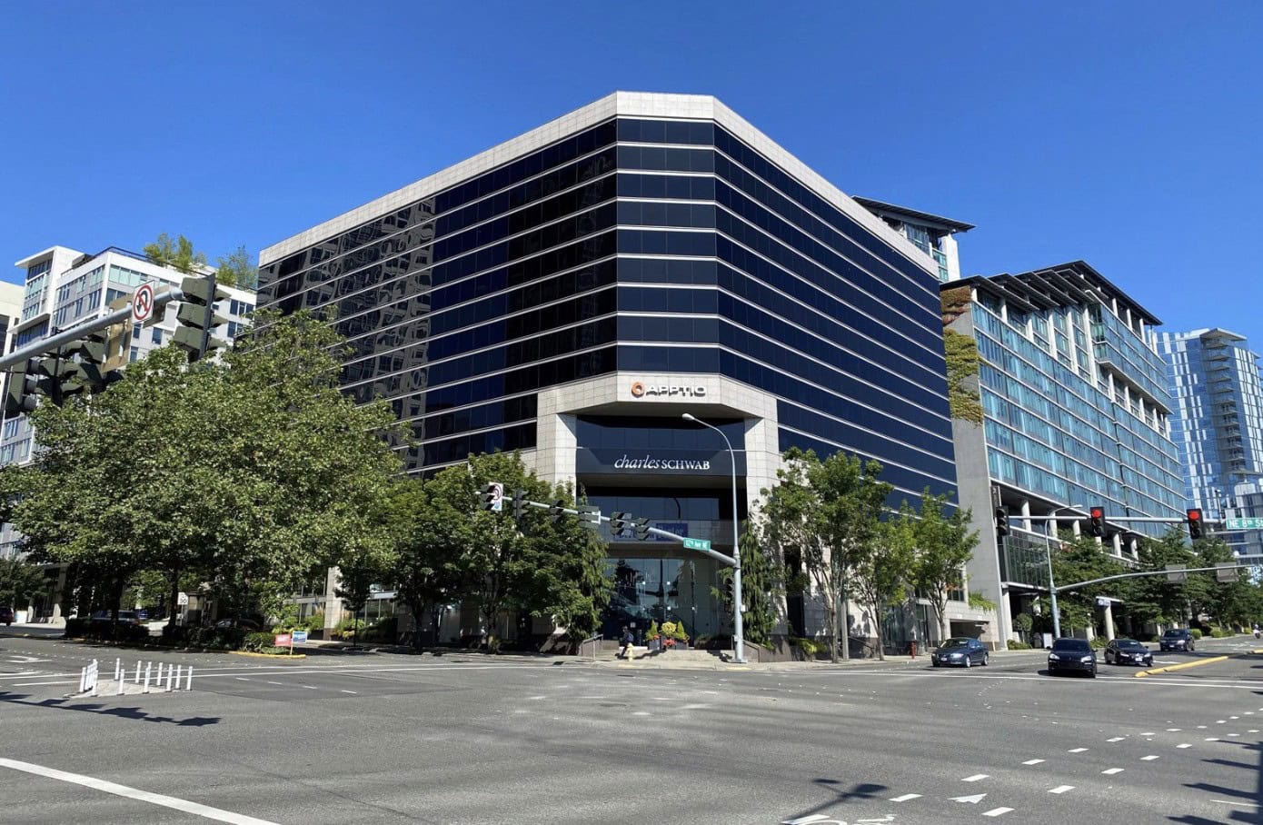Bellevue Plaza East