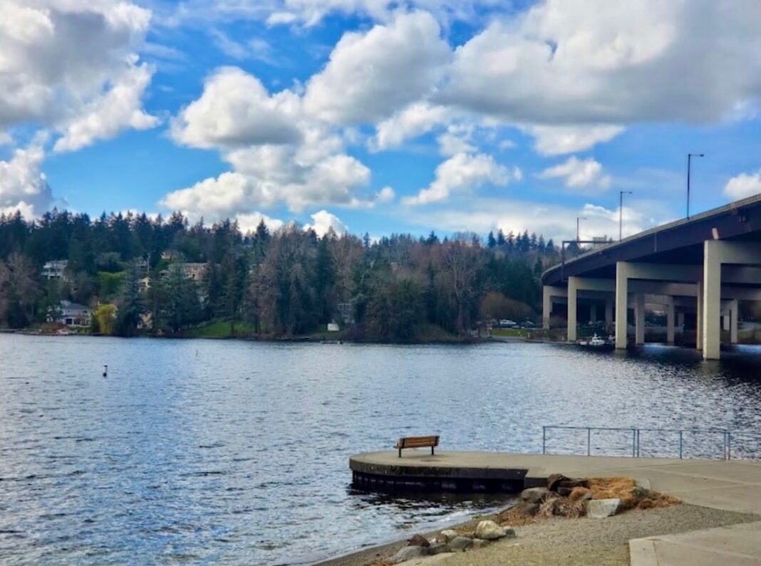 Enatai Beach Park, Bellevue